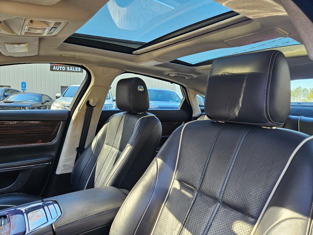 2013 Jaguar XJL Portfolio photo