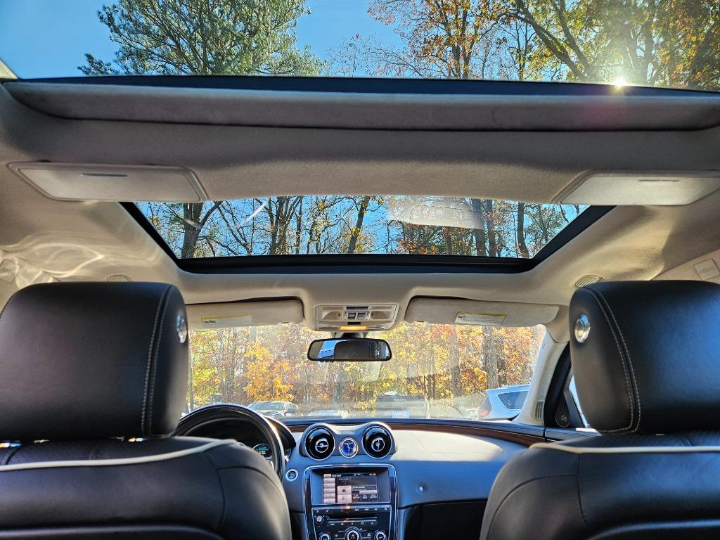 2013 Jaguar XJL Portfolio photo