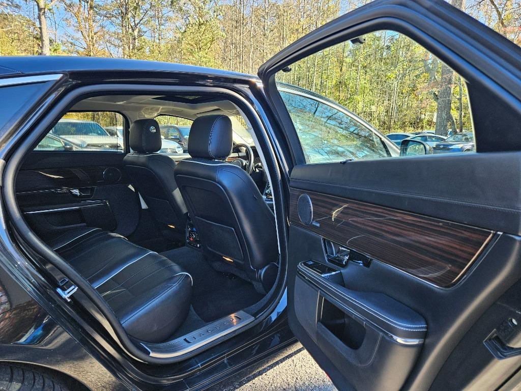 2013 Jaguar XJL Portfolio photo
