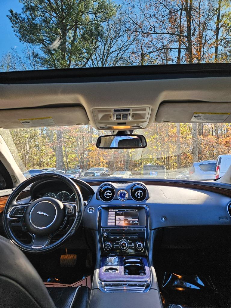 2013 Jaguar XJL Portfolio photo