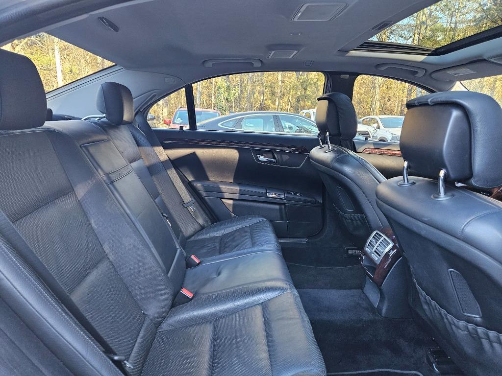 2010 Mercedes-Benz S-Class S400 Hybrid photo