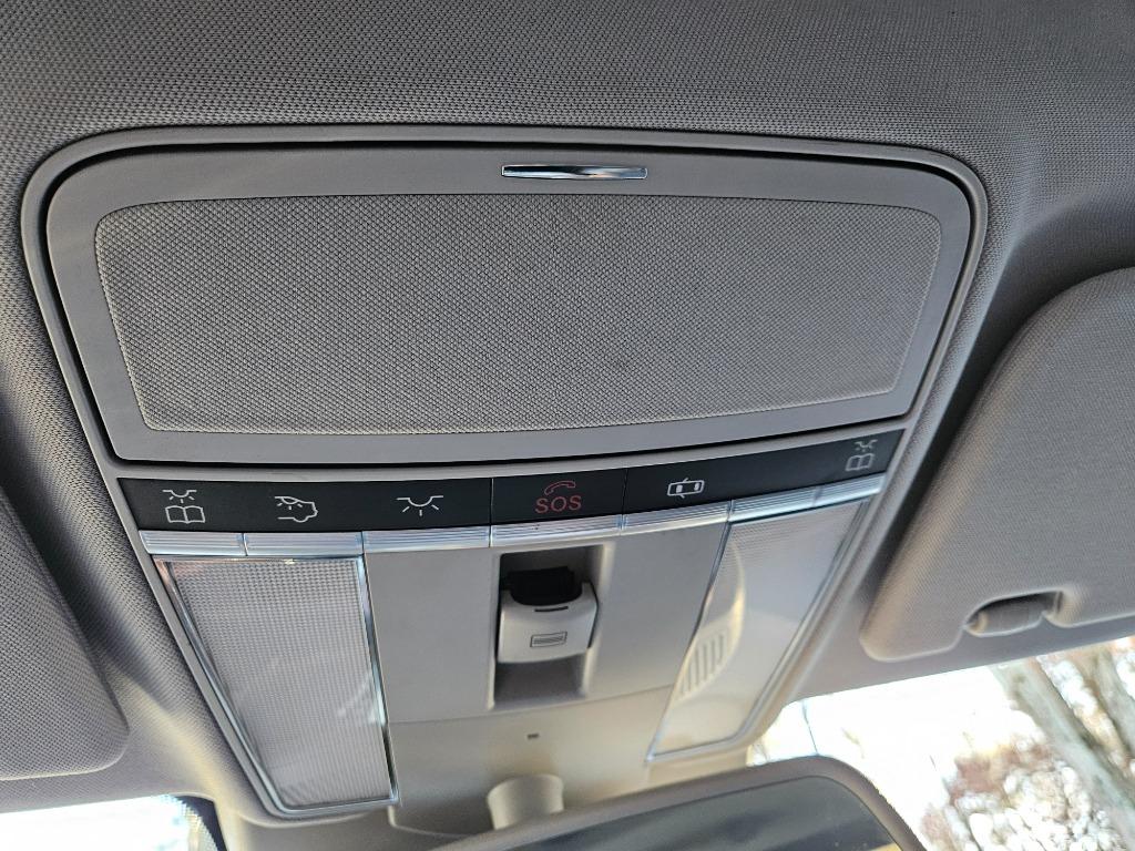 2010 Mercedes-Benz S-Class S400 Hybrid photo