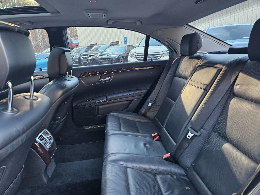 2010 Mercedes-Benz S-Class S400 Hybrid photo
