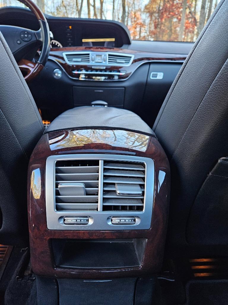 2010 Mercedes-Benz S-Class S400 Hybrid photo