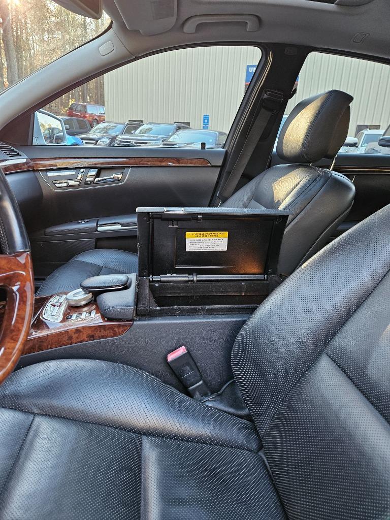 2010 Mercedes-Benz S-Class S400 Hybrid photo