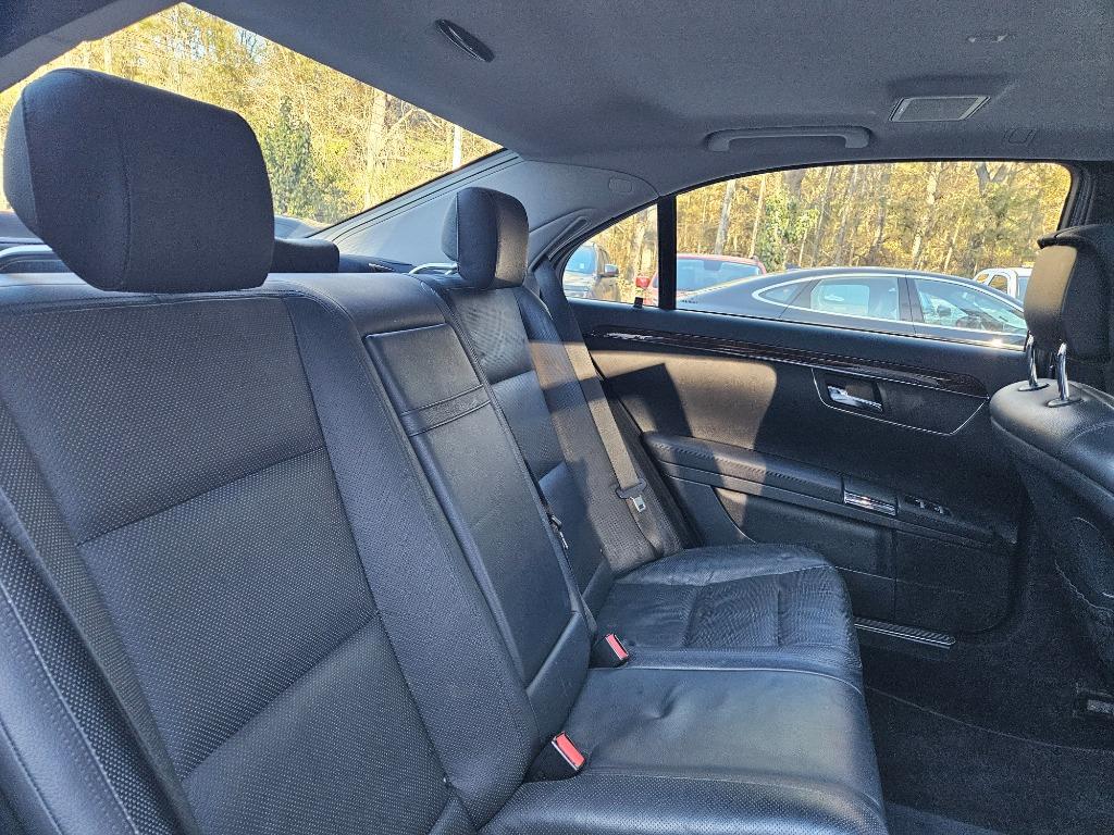 2010 Mercedes-Benz S-Class S400 Hybrid photo