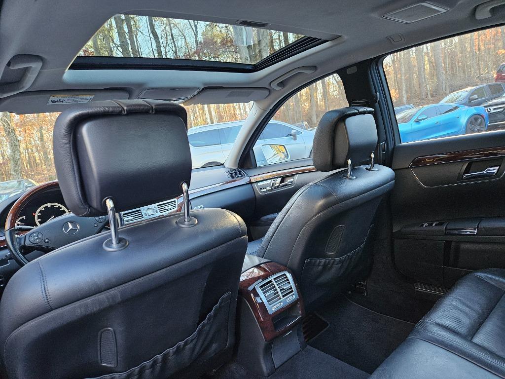 2010 Mercedes-Benz S-Class S400 Hybrid photo
