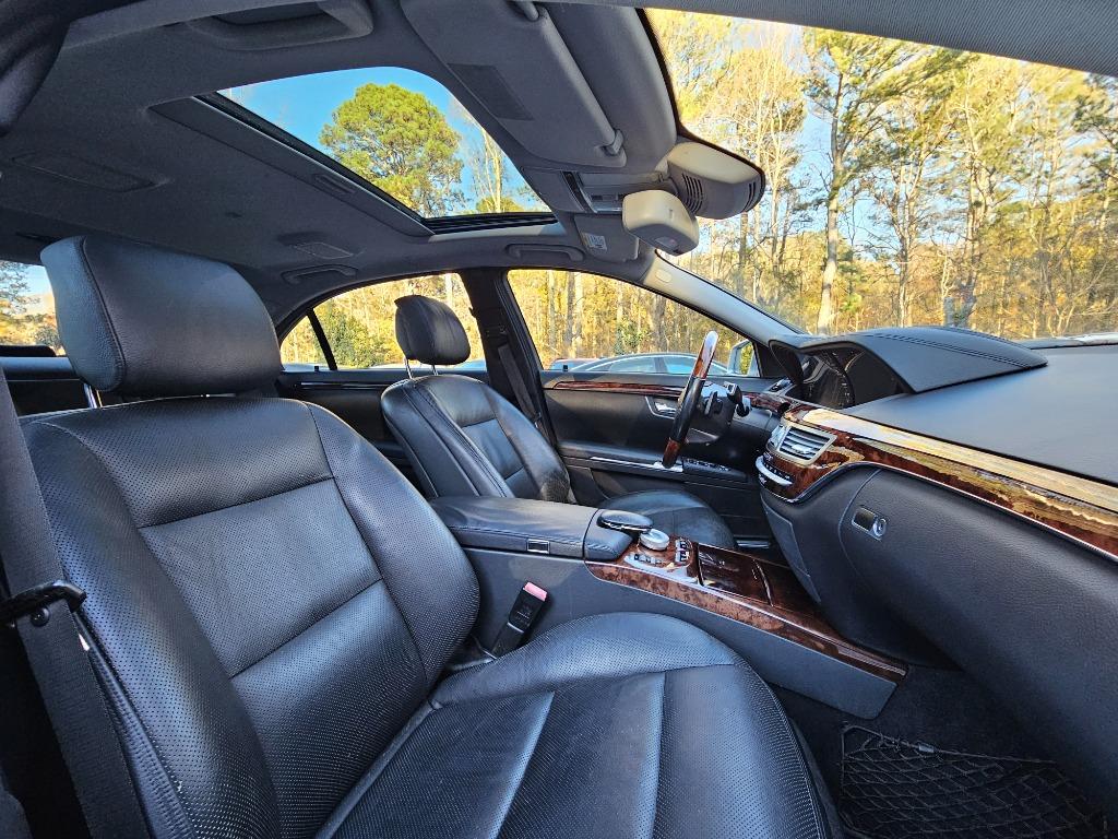 2010 Mercedes-Benz S-Class S400 Hybrid photo