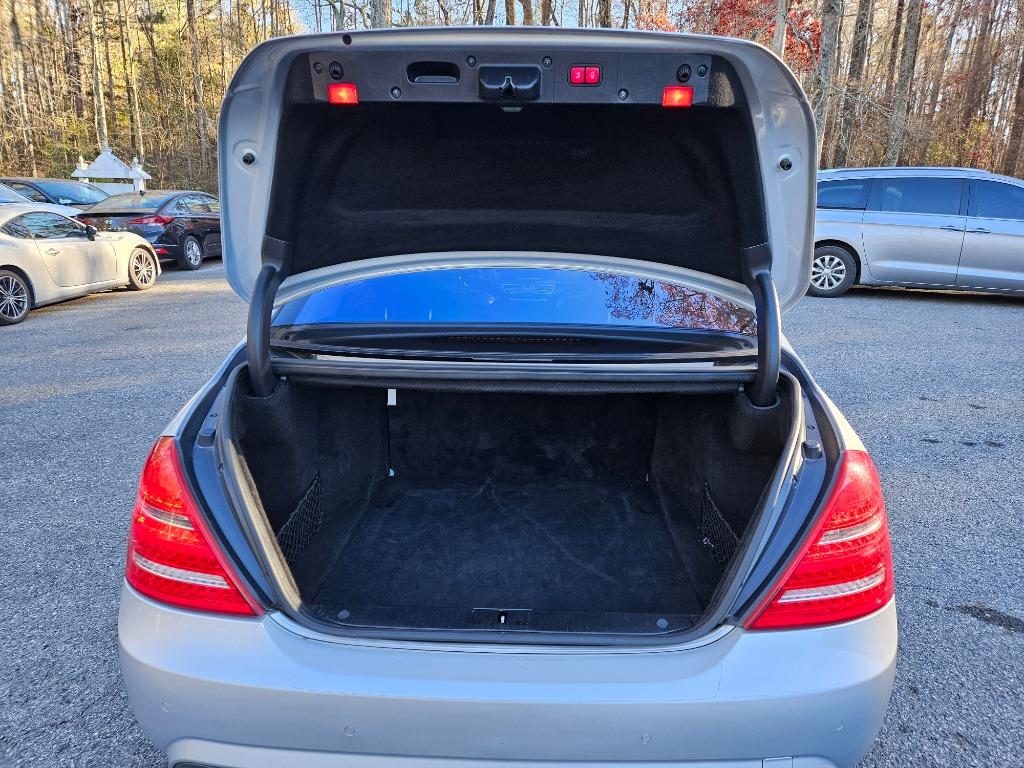 2010 Mercedes-Benz S-Class S400 Hybrid photo