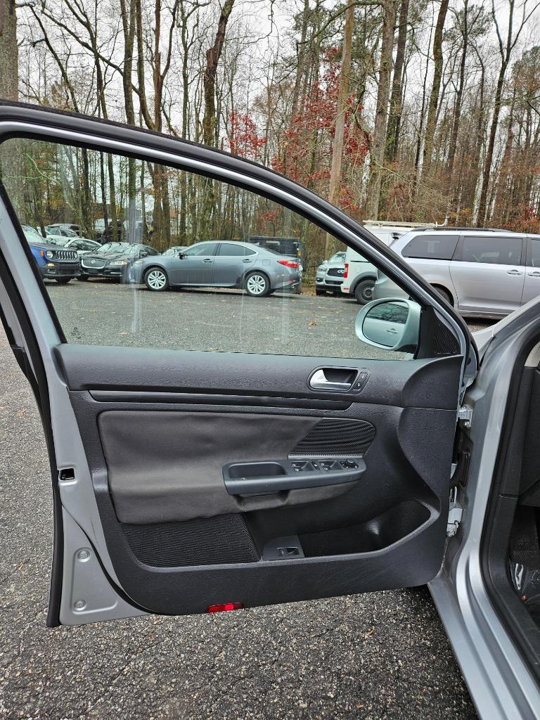 2013 Volkswagen Jetta SportWagen S PZEV photo