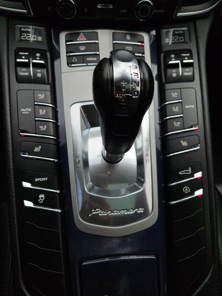 2012 Porsche Panamera photo