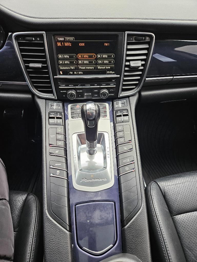 2012 Porsche Panamera photo