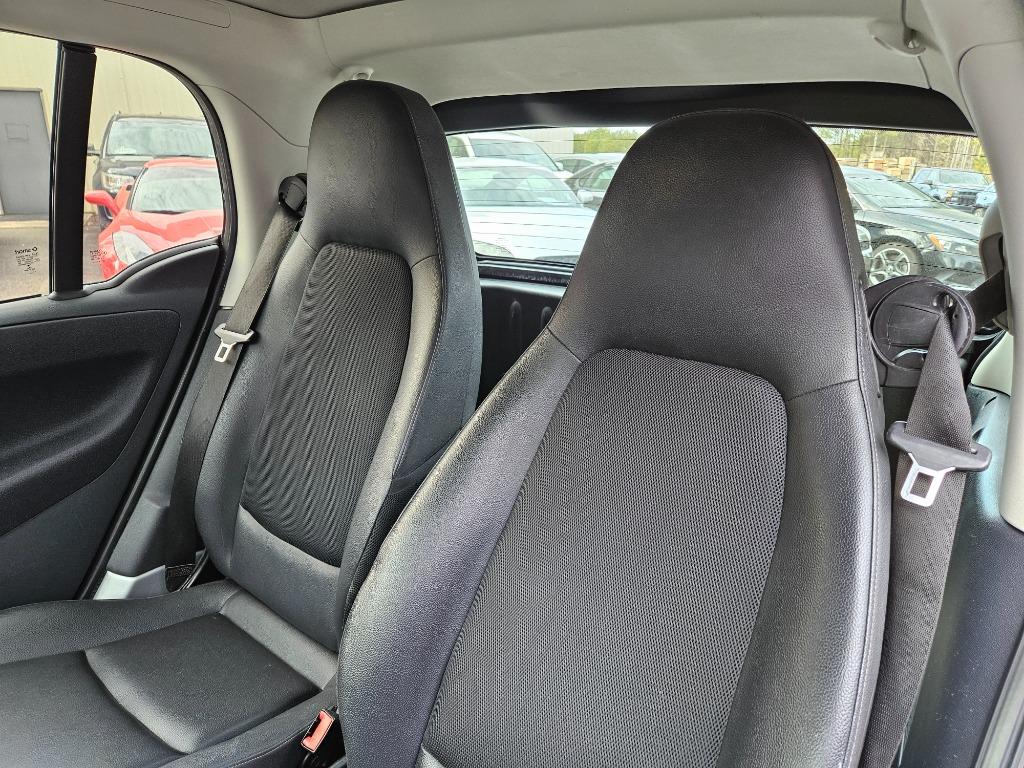 2015 smart Fortwo Pure photo