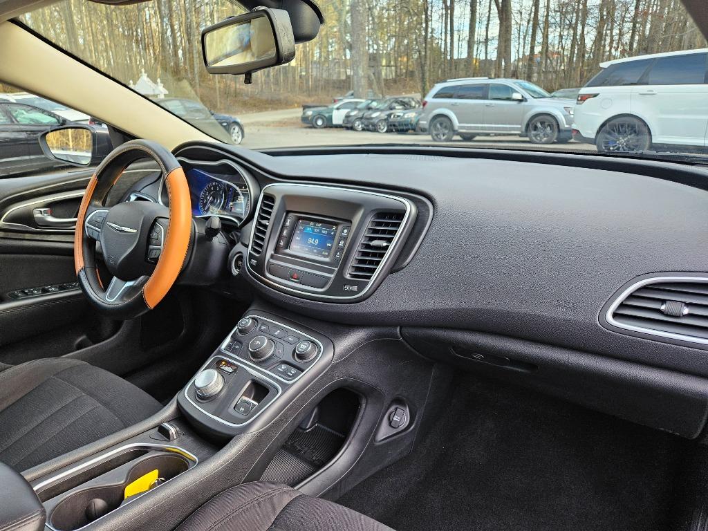 2015 Chrysler 200 - $11,780