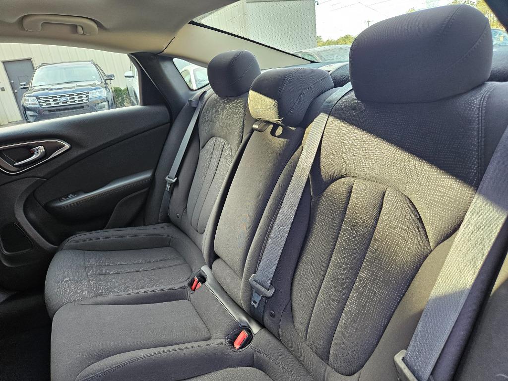 2015 Chrysler 200 - $11,780