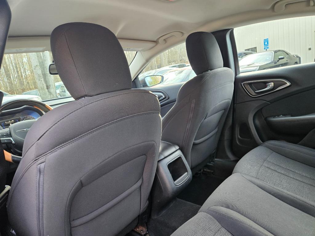 2015 Chrysler 200 - $11,780