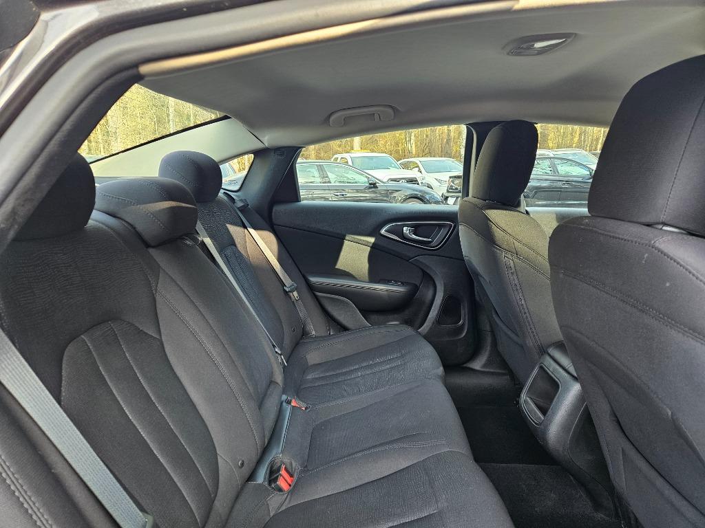 2015 Chrysler 200 - $11,780
