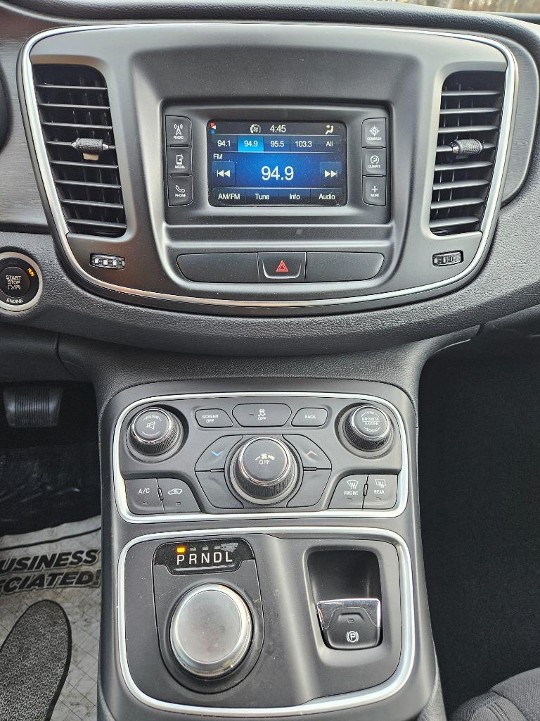 2015 Chrysler 200 - $11,780