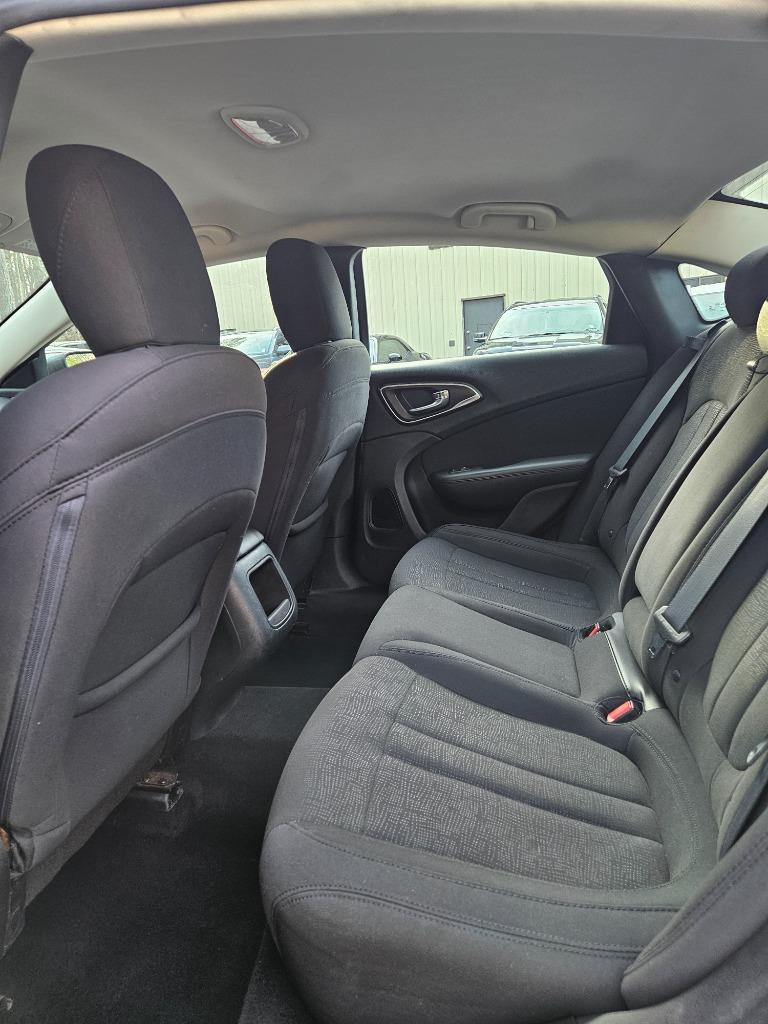 2015 Chrysler 200 - $11,780