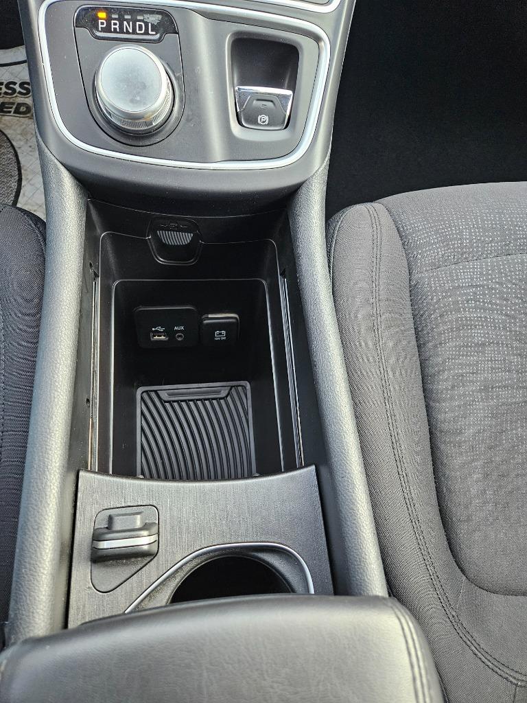 2015 Chrysler 200 - $11,780
