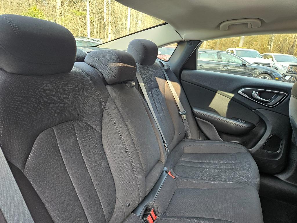 2015 Chrysler 200 - $11,780