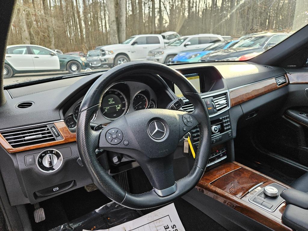 2011 Mercedes-Benz E-Class E350 Luxury photo