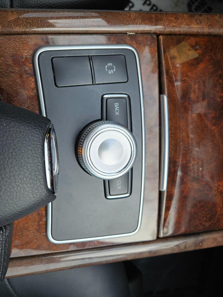 2011 Mercedes-Benz E-Class E350 Luxury photo