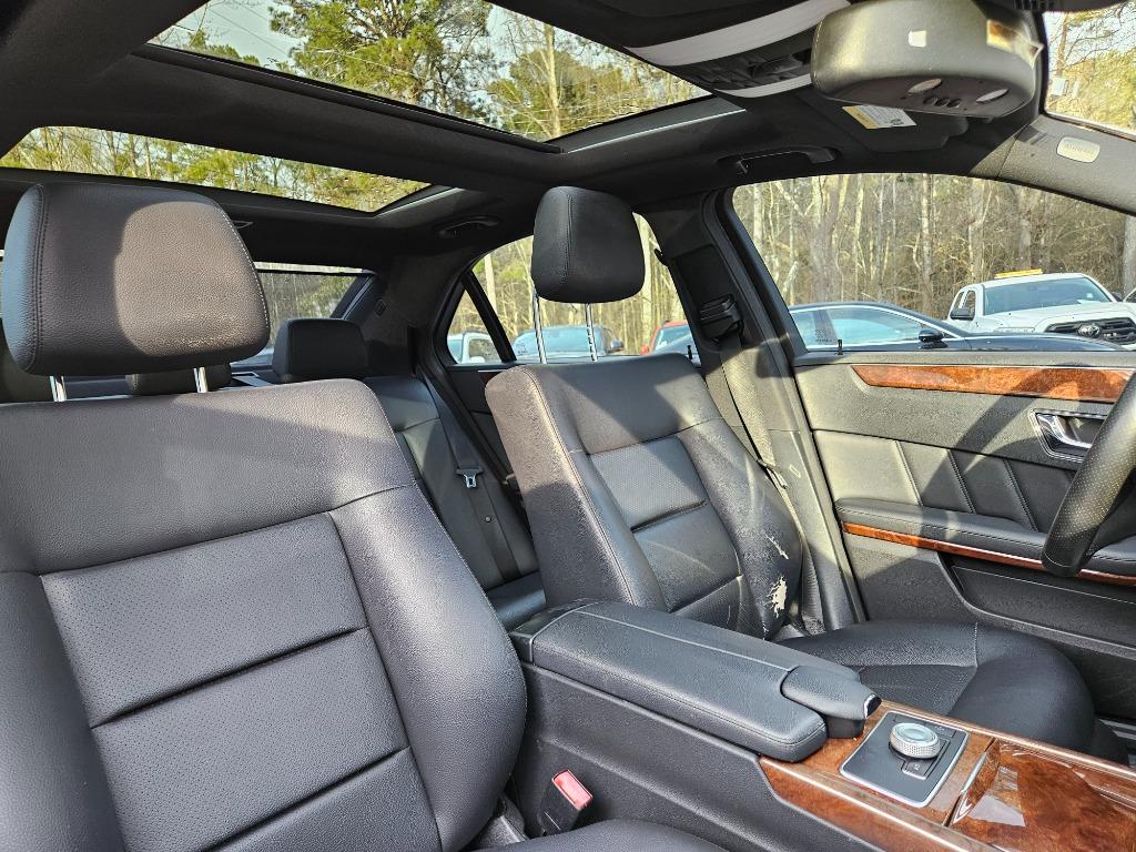 2011 Mercedes-Benz E-Class E350 Luxury photo
