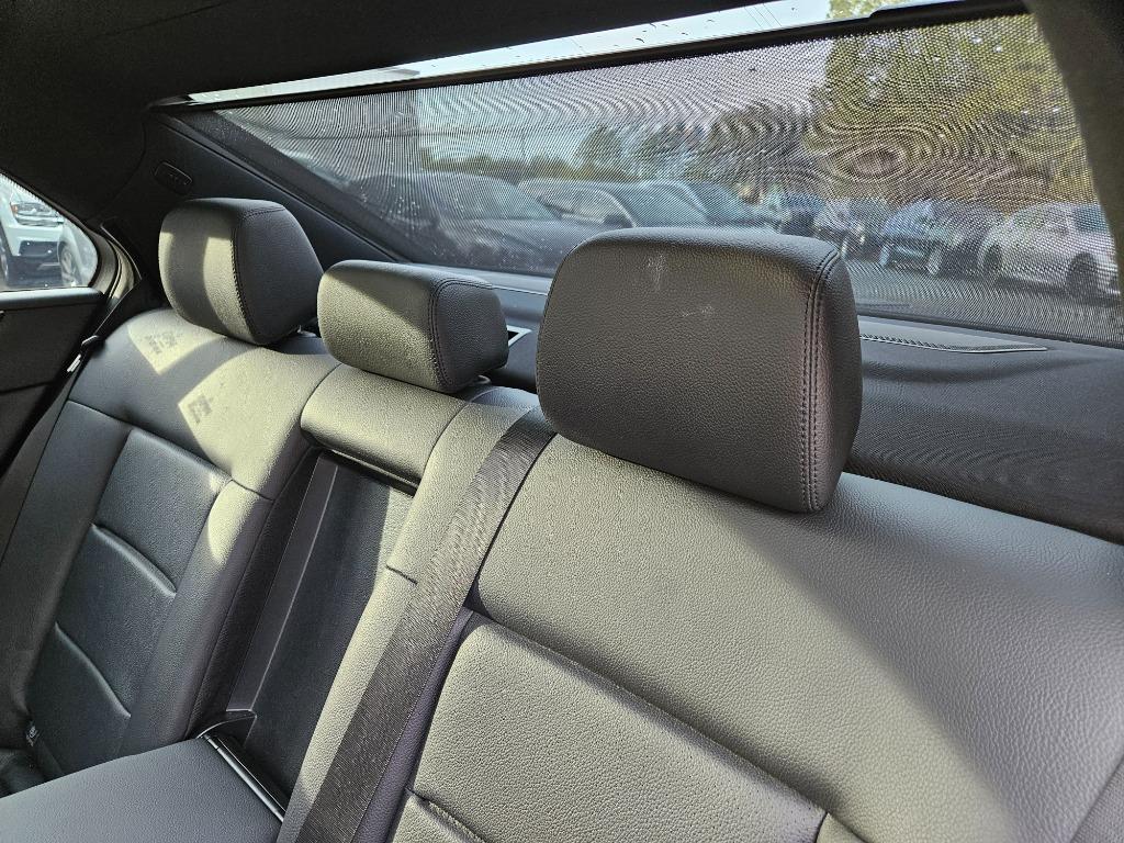 2011 Mercedes-Benz E-Class E350 Luxury photo