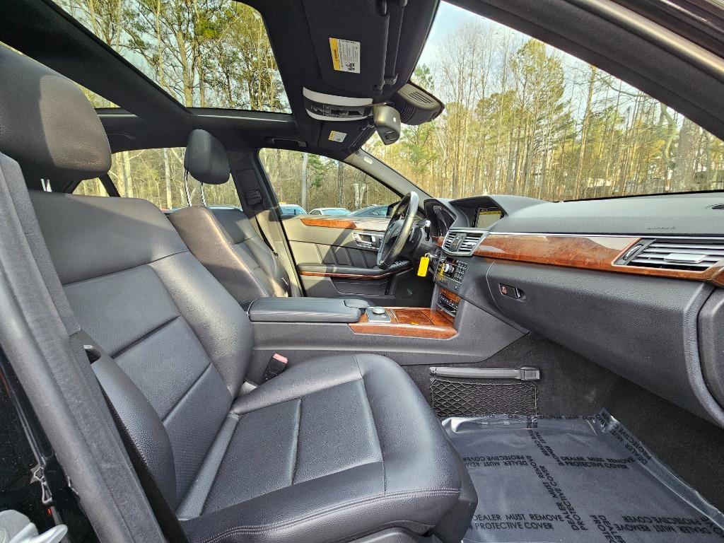 2011 Mercedes-Benz E-Class E350 Luxury photo