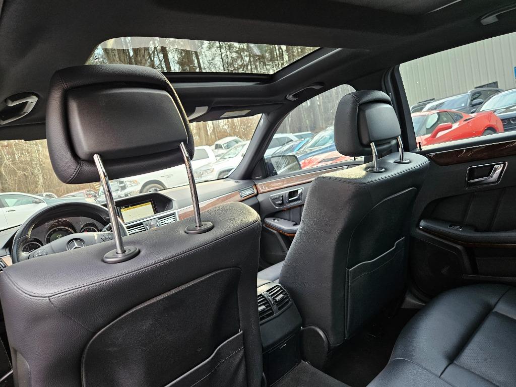2011 Mercedes-Benz E-Class E350 Luxury photo