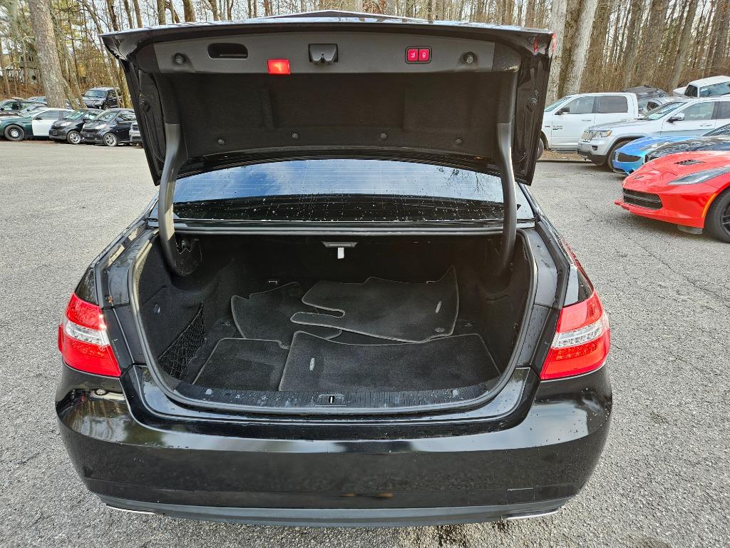 2011 Mercedes-Benz E-Class E350 Luxury photo