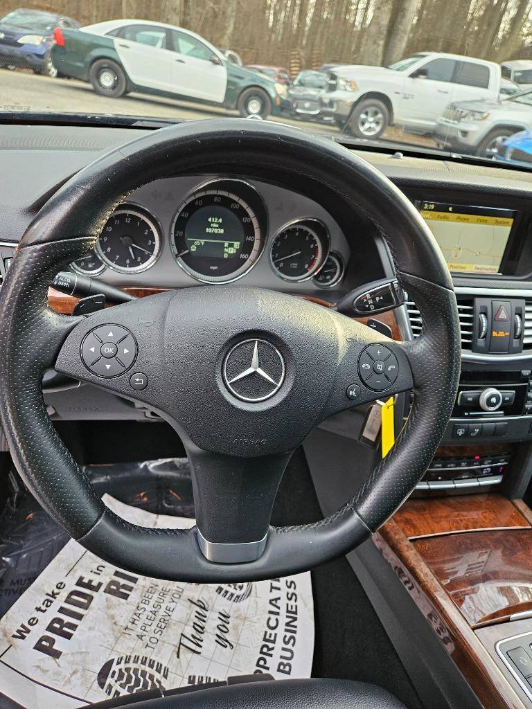 2011 Mercedes-Benz E-Class E350 Luxury photo