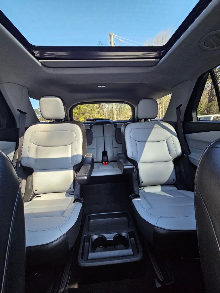 2021 Ford Explorer XLT photo