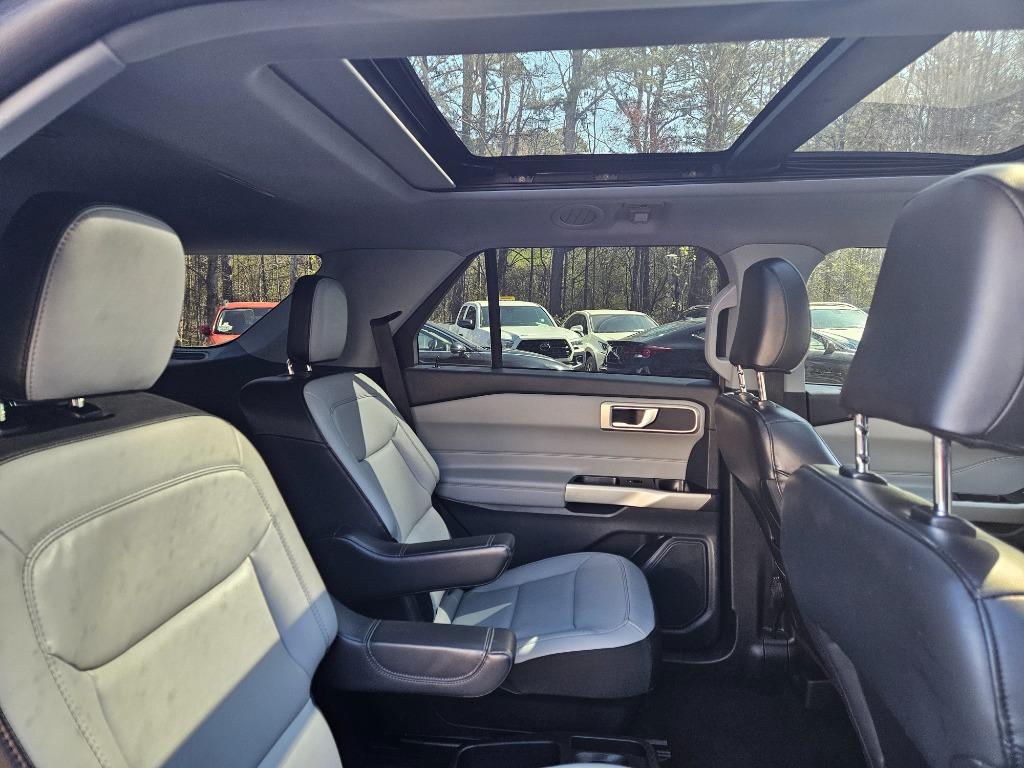 2021 Ford Explorer XLT photo