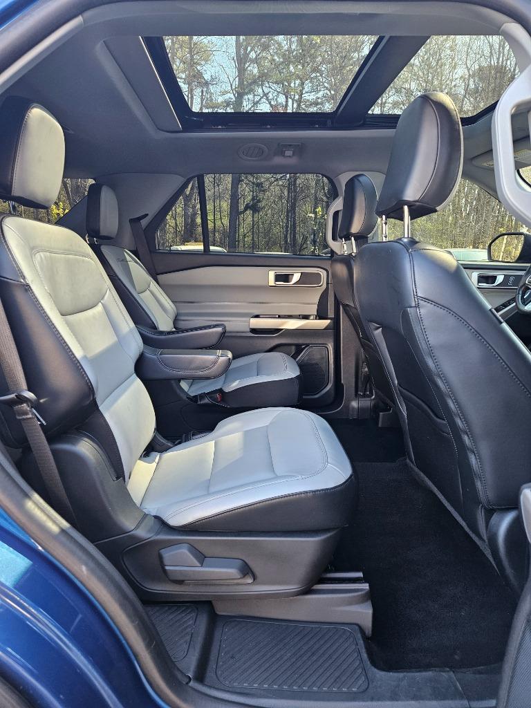 2021 Ford Explorer XLT photo