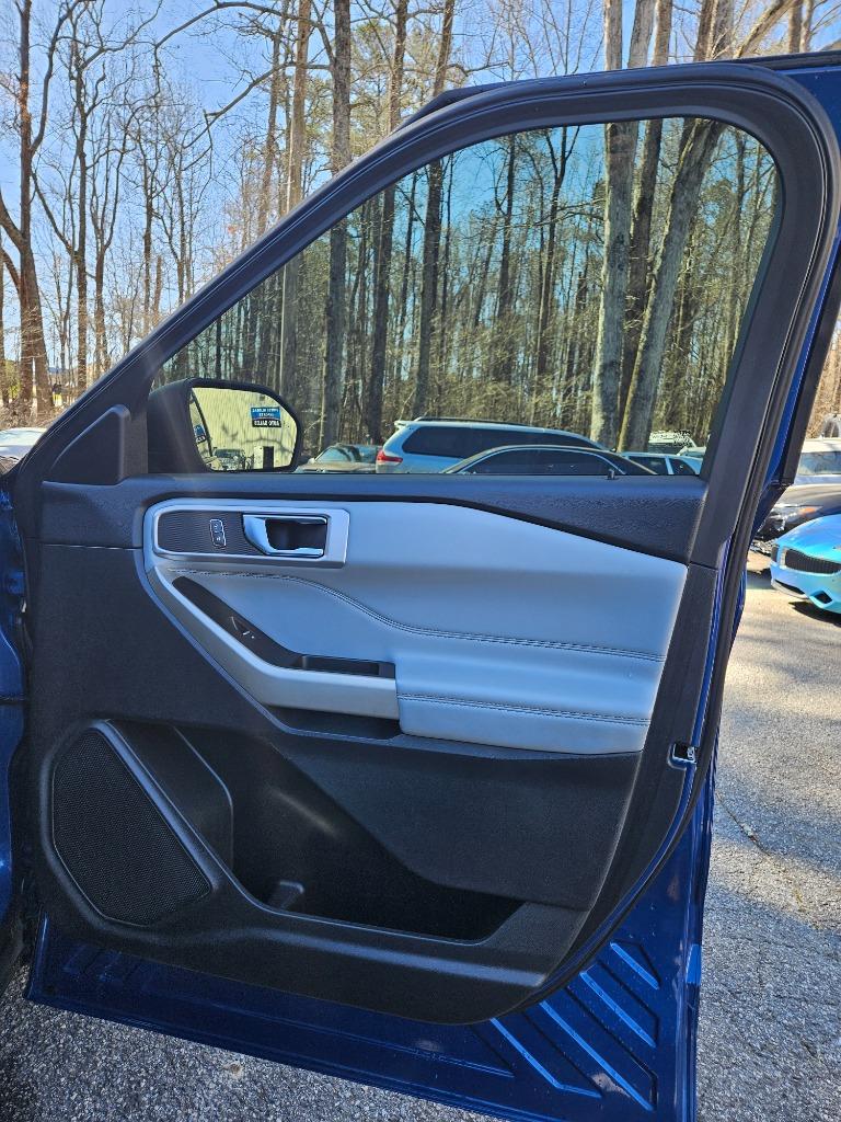 2021 Ford Explorer XLT photo