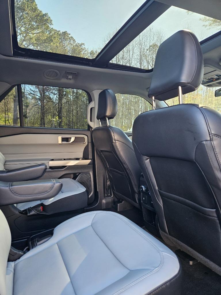 2021 Ford Explorer XLT photo