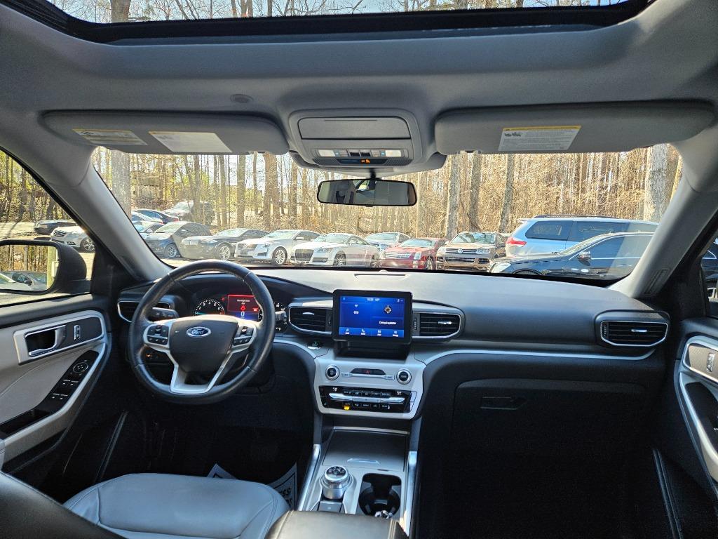 2021 Ford Explorer XLT photo