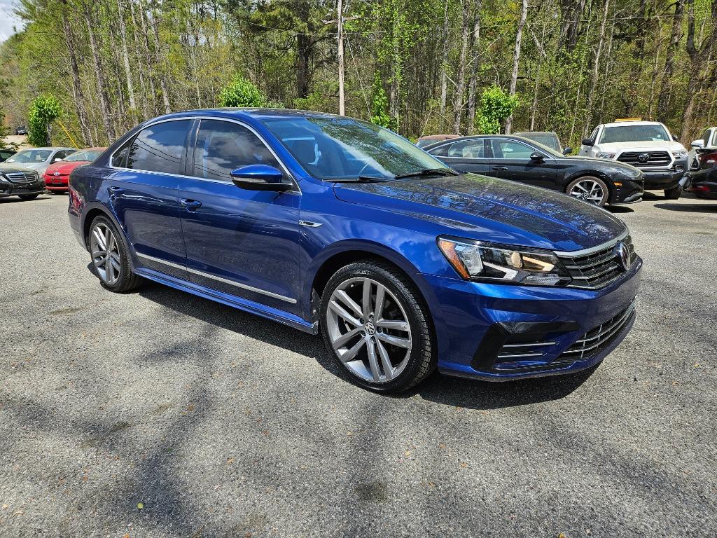 2017 Volkswagen Passat R-Line photo