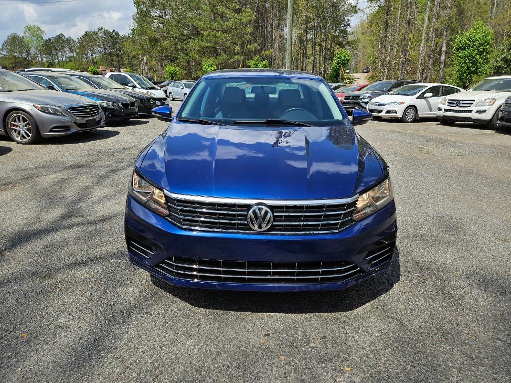 2017 Volkswagen Passat R-Line photo