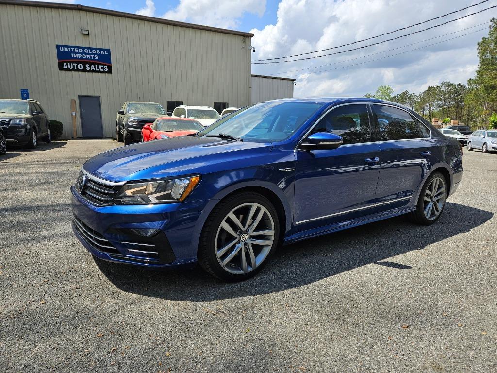 2017 Volkswagen Passat R-Line photo