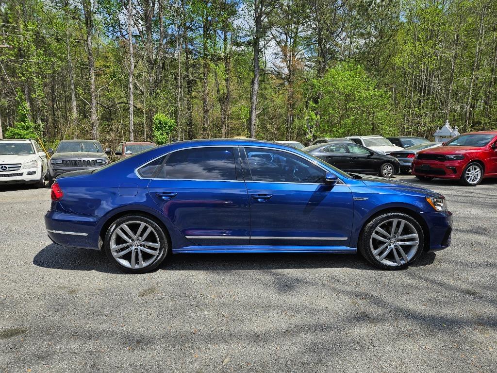 2017 Volkswagen Passat R-Line photo