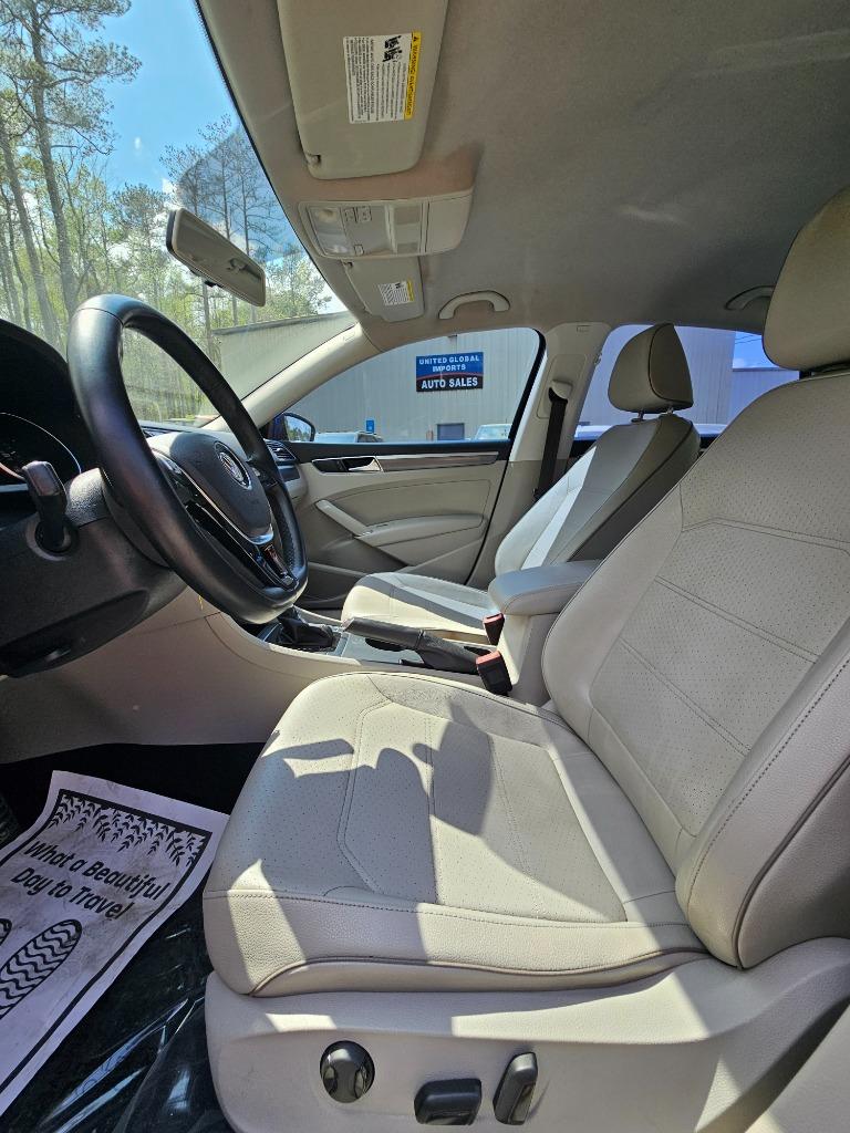 2017 Volkswagen Passat R-Line photo