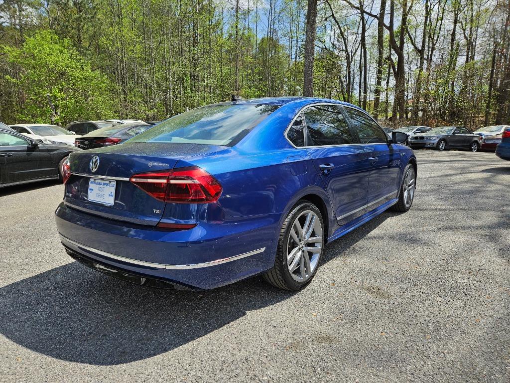 2017 Volkswagen Passat R-Line photo