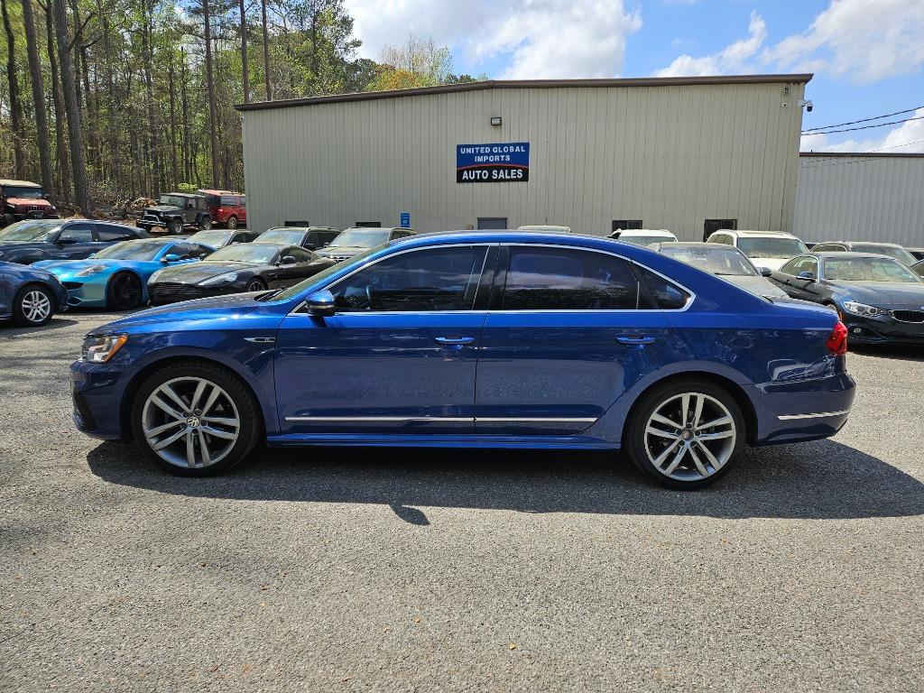 2017 Volkswagen Passat R-Line photo