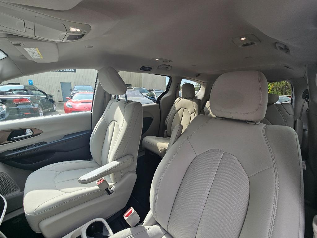 2017 Chrysler Pacifica LX photo