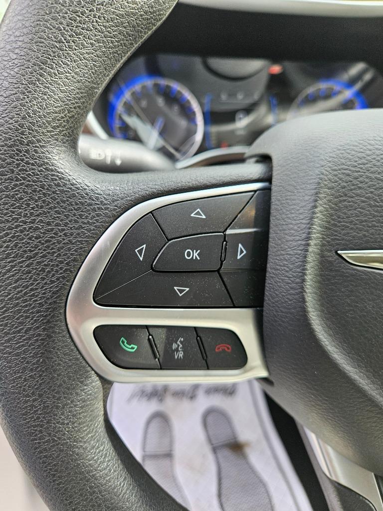 2017 Chrysler Pacifica LX photo
