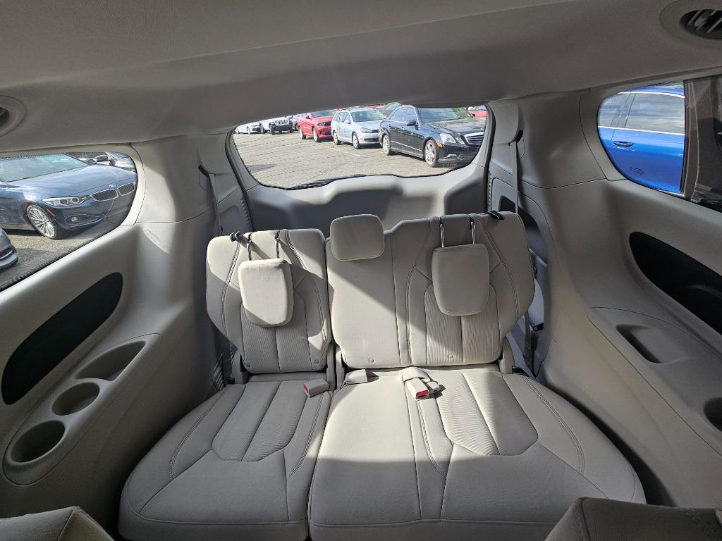 2017 Chrysler Pacifica LX photo