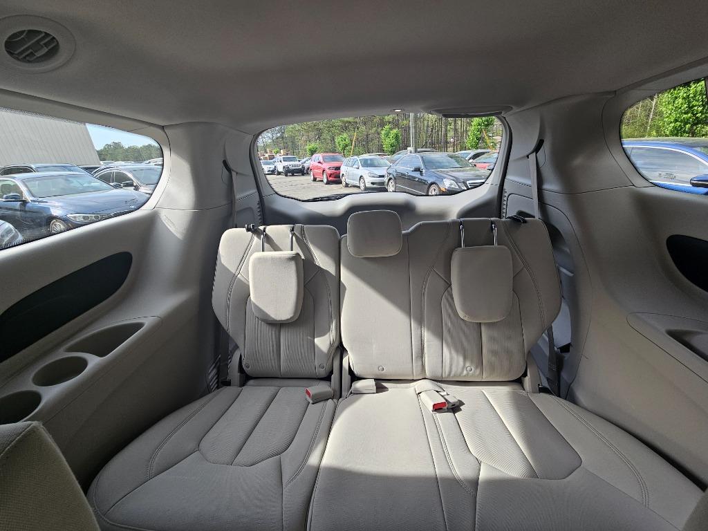 2017 Chrysler Pacifica LX photo